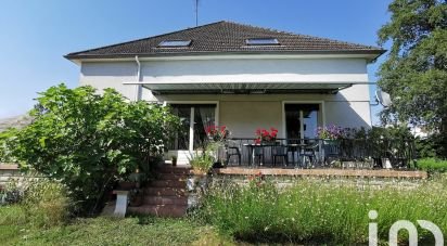 House 8 rooms of 203 m² in Lamorlaye (60260)