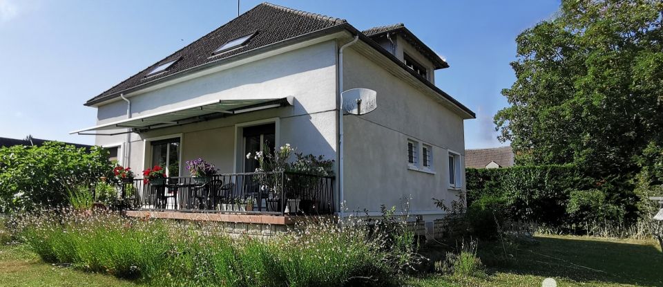 Traditional house 8 rooms of 203 m² in Lamorlaye (60260)