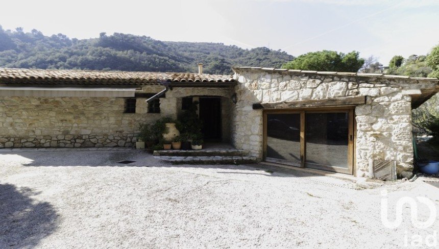 Maison 7 pièces de 264 m² à Castellar (06500)