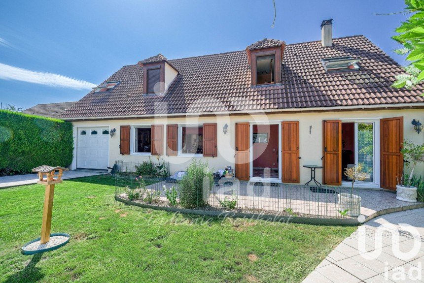 Maison 7 pièces de 160 m² à Claye-Souilly (77410)