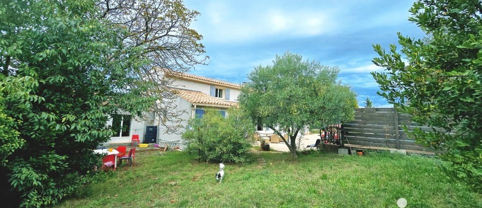 Traditional house 7 rooms of 180 m² in Saint-Victor-la-Coste (30290)