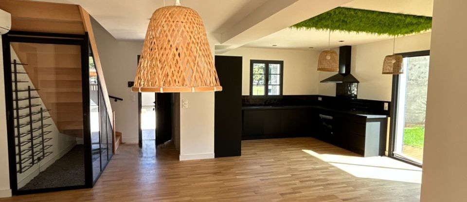 Maison 4 pièces de 115 m² à Andrest (65390)