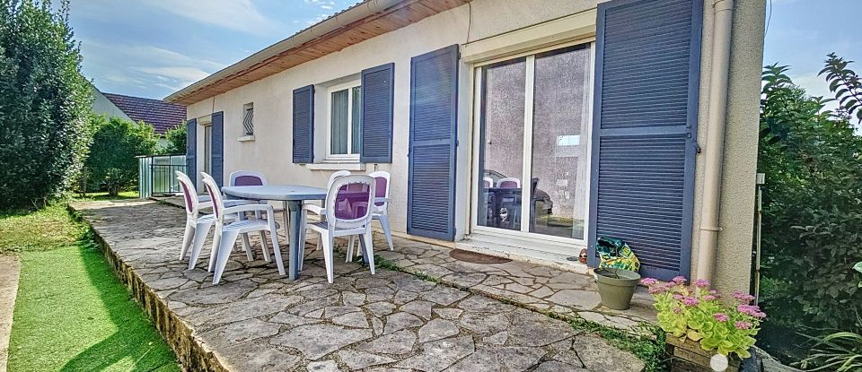 Maison 5 pièces de 121 m² à Évry-Grégy-sur-Yerre (77166)