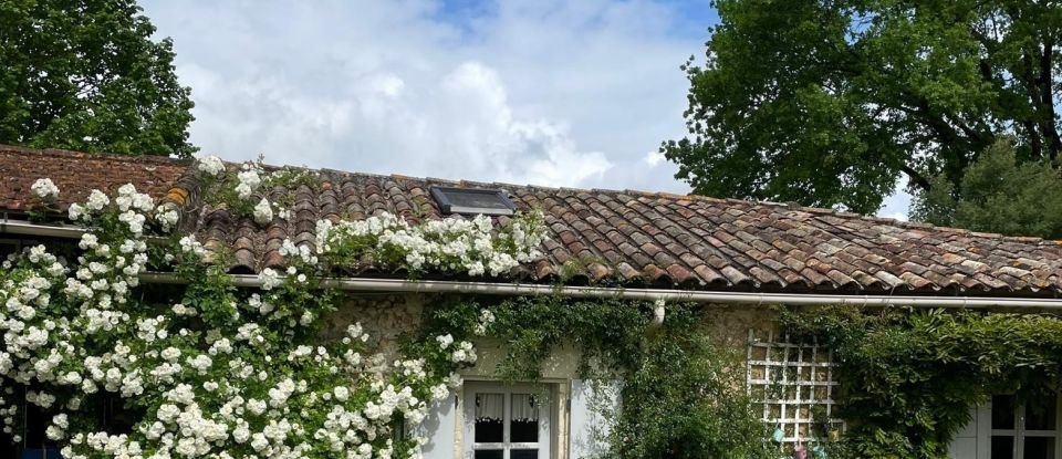 Maison de campagne 8 pièces de 233 m² à Montendre (17130)