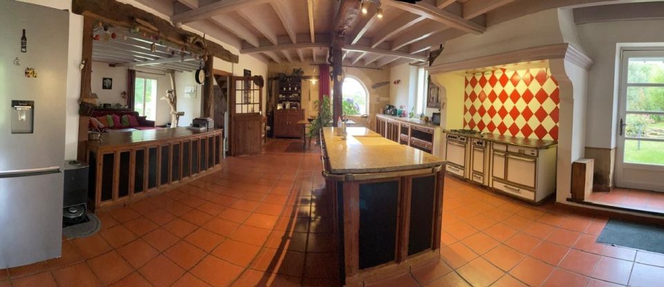 Country house 8 rooms of 233 m² in Montendre (17130)