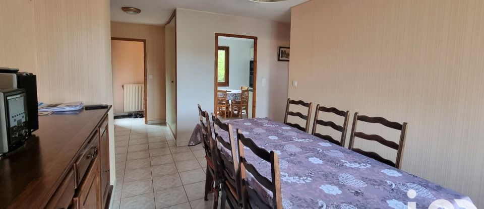 House 7 rooms of 122 m² in La Tour-de-Sçay (25640)