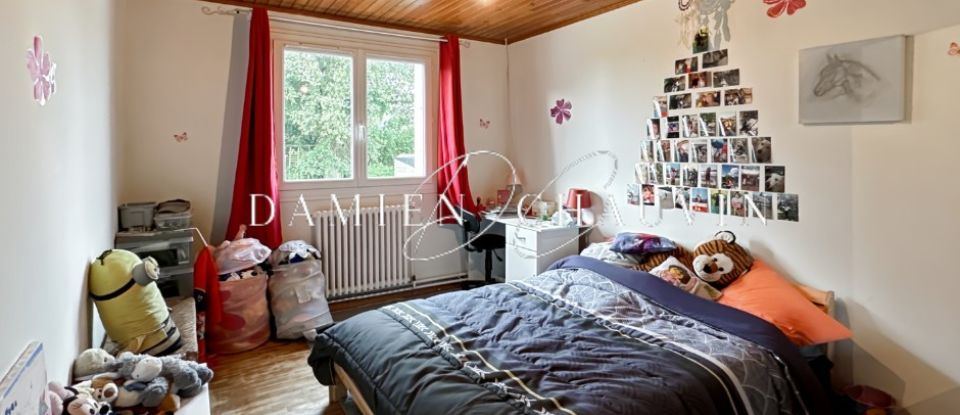 Maison 6 pièces de 130 m² à Sainte-Marie (35600)