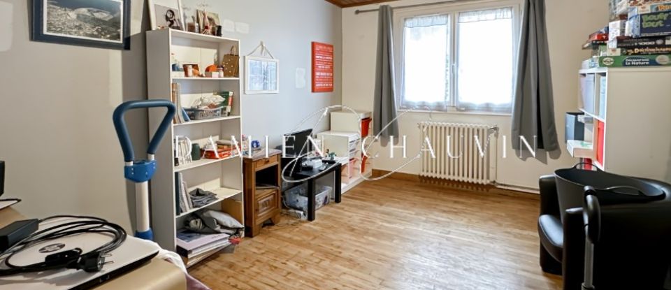 Maison 6 pièces de 130 m² à Sainte-Marie (35600)