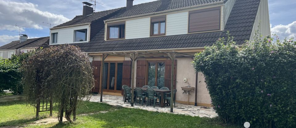 House 5 rooms of 105 m² in Moussy-le-Neuf (77230)