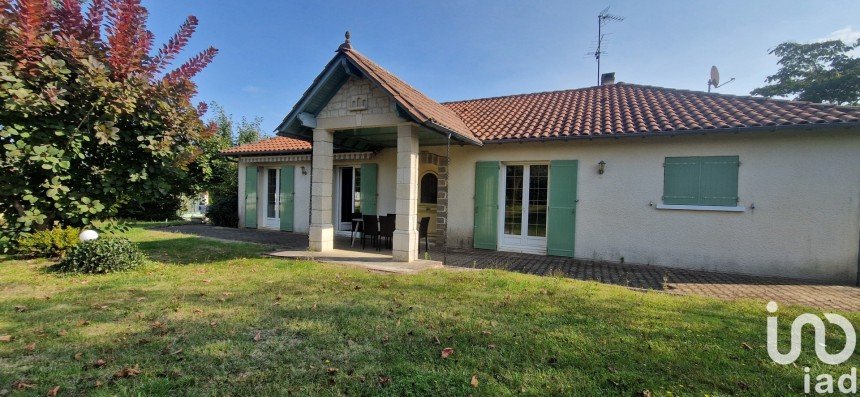 House 5 rooms of 120 m² in Échourgnac (24410)