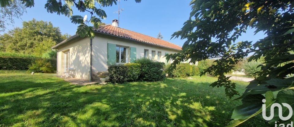 Maison 5 pièces de 120 m² à Échourgnac (24410)