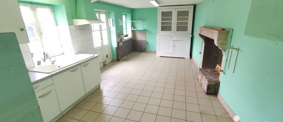 Village house 8 rooms of 156 m² in Saint-Secondin (86350)