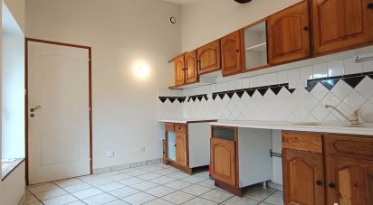 Apartment 4 rooms of 82 m² in Dieulefit (26220)