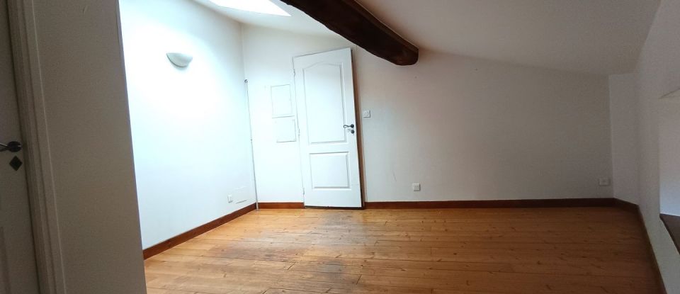 Appartement 4 pièces de 82 m² à Dieulefit (26220)