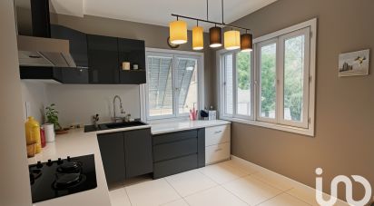 Maison 10 pièces de 147 m² à Entrechaux (84340)