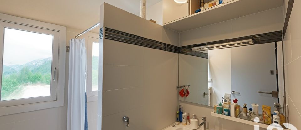 Maison 10 pièces de 147 m² à Entrechaux (84340)