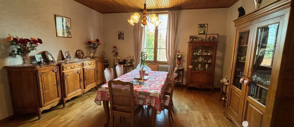 Traditional house 7 rooms of 176 m² in Pesmes (70140)