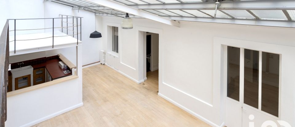 Loft 5 pièces de 180 m² à Paris (75009)