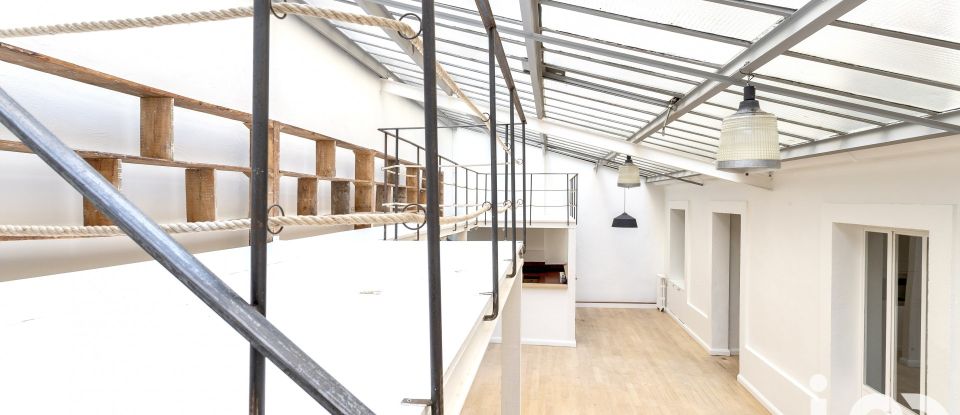 Loft 5 pièces de 180 m² à Paris (75009)