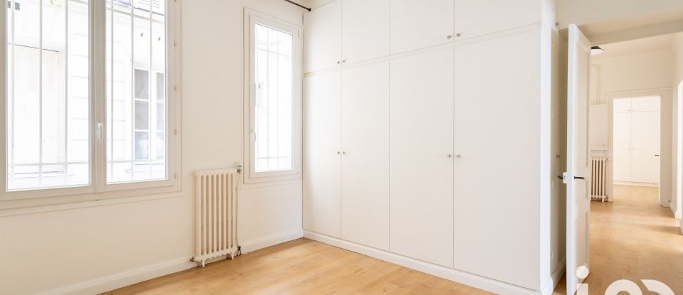 Loft 5 pièces de 180 m² à Paris (75009)