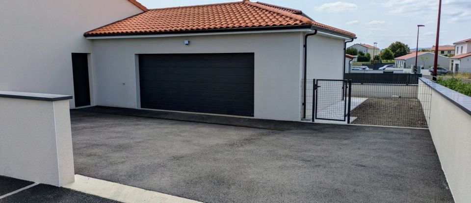 Maison 5 pièces de 146 m² à Châteaugay (63119)