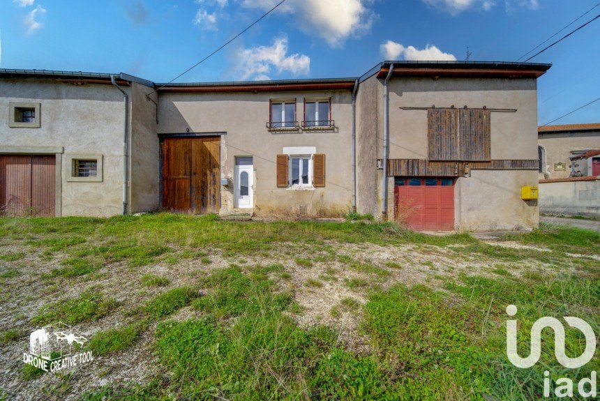 Maison de village 3 pièces de 106 m² à Avillers-Sainte-Croix (55210)