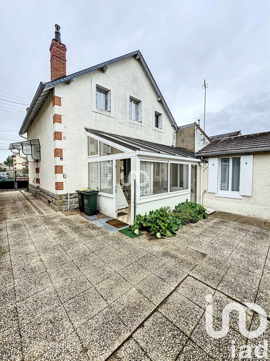 Maison 5 pièces de 120 m² à Bourges (18000)