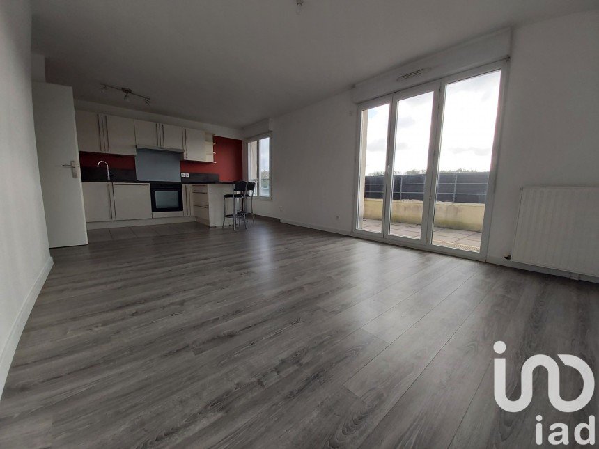 Apartment 3 rooms of 63 m² in Claye-Souilly (77410)