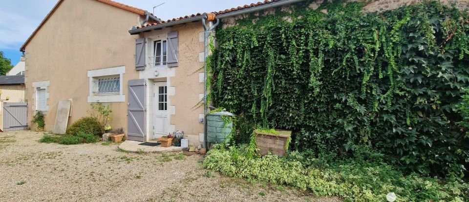 Maison 7 pièces de 236 m² à Saint-Secondin (86350)