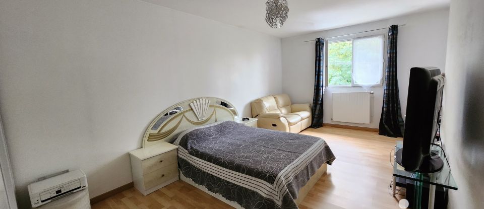 Traditional house 5 rooms of 102 m² in Clichy-sous-Bois (93390)