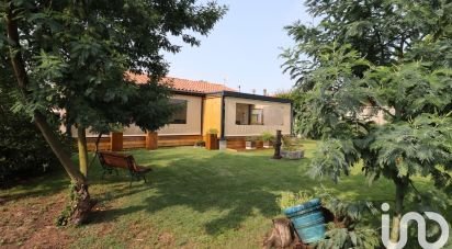 House 5 rooms of 126 m² in Gujan-Mestras (33470)