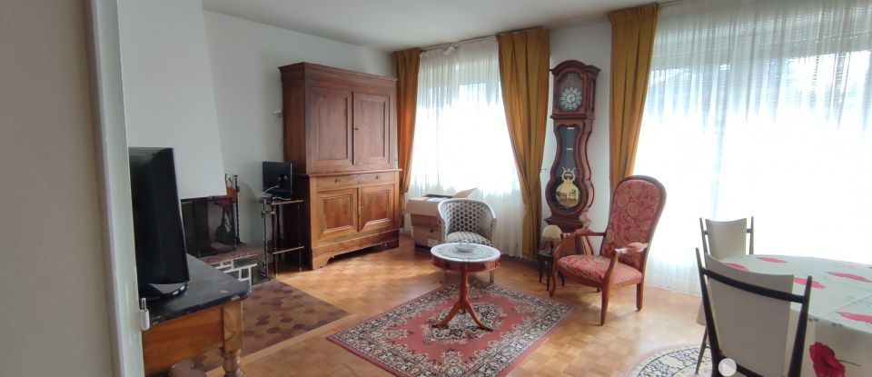 Traditional house 8 rooms of 198 m² in Ussel (19200)