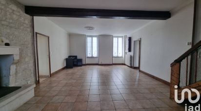 Town house 14 rooms of 228 m² in Rouillac (16170)