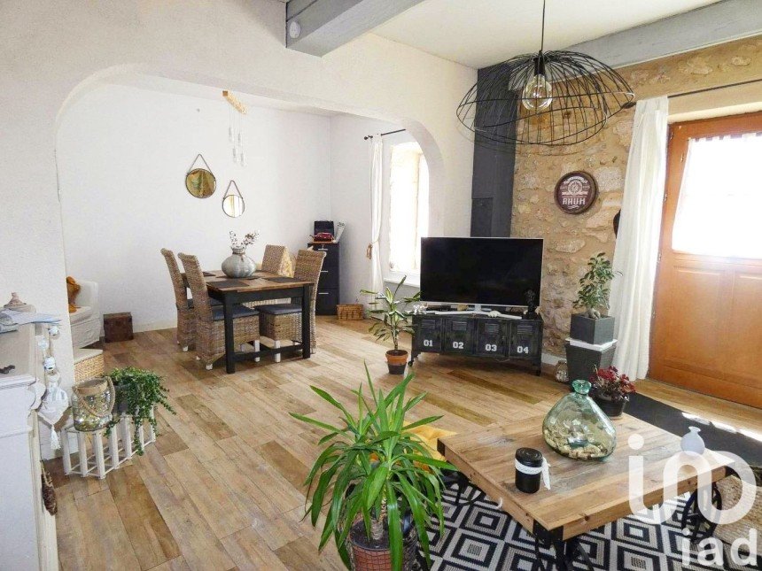 Village house 5 rooms of 114 m² in Les Lèches (24400)