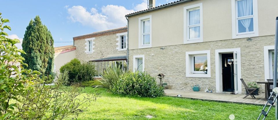 Maison 10 pièces de 403 m² à Vallet (44330)