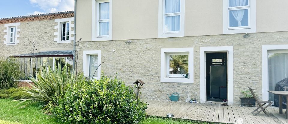 Maison 10 pièces de 403 m² à Vallet (44330)