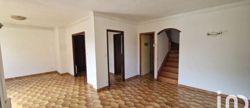 Traditional house 5 rooms of 121 m² in Tarbes (65000)