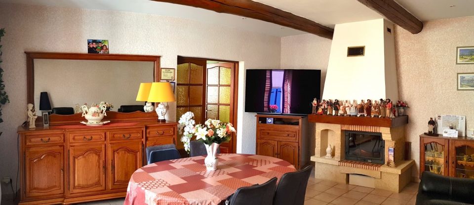 Village house 4 rooms of 110 m² in Alleins (13980)