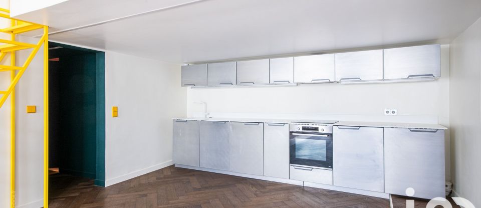 Appartement 3 pièces de 71 m² à Paris (75010)