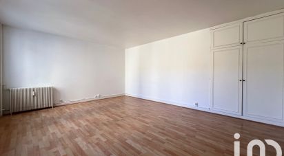 Studio 1 room of 40 m² in Versailles (78000)