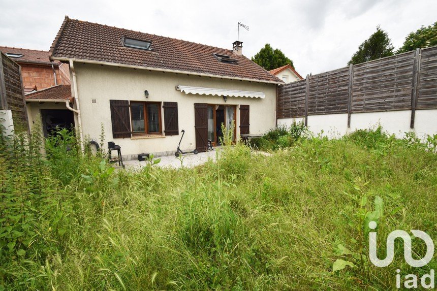 Maison traditionnelle 5 pièces de 105 m² à Villeneuve-le-Roi (94290)