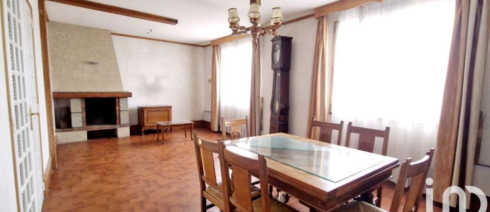 Traditional house 5 rooms of 122 m² in Laval (53000)