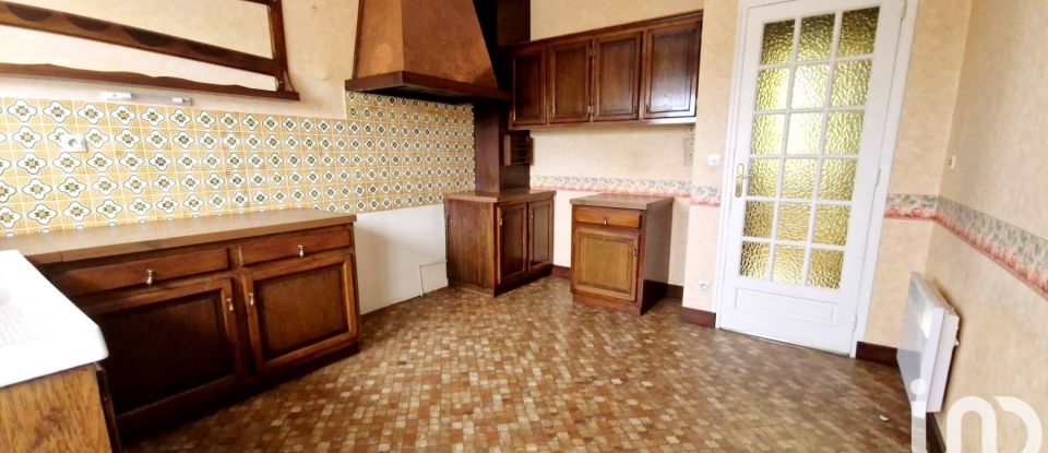 Traditional house 5 rooms of 122 m² in Laval (53000)