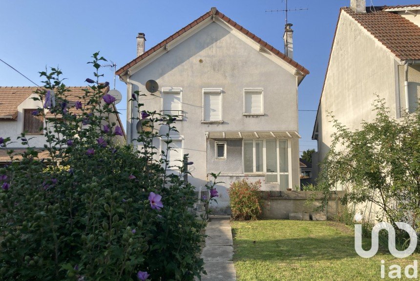 Traditional house 4 rooms of 95 m² in Gagny (93220)