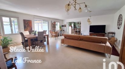 Maison 6 pièces de 215 m² à Ferrières-Haut-Clocher (27190)