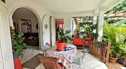 House 7 rooms of 125 m² in Saint-Pierre (97410)