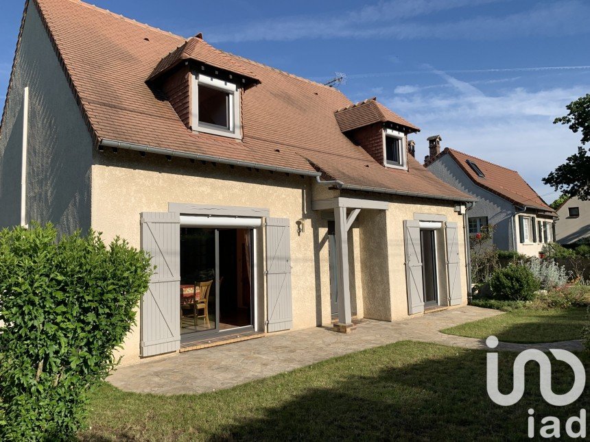 Maison traditionnelle 4 pièces de 115 m² à Aubergenville (78410)