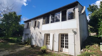 Maison 7 pièces de 136 m² à Linars (16730)