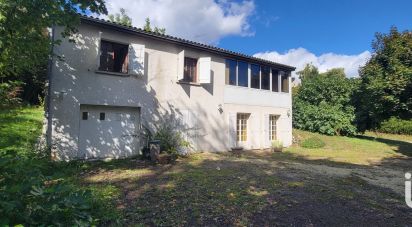 Maison 7 pièces de 136 m² à Linars (16730)