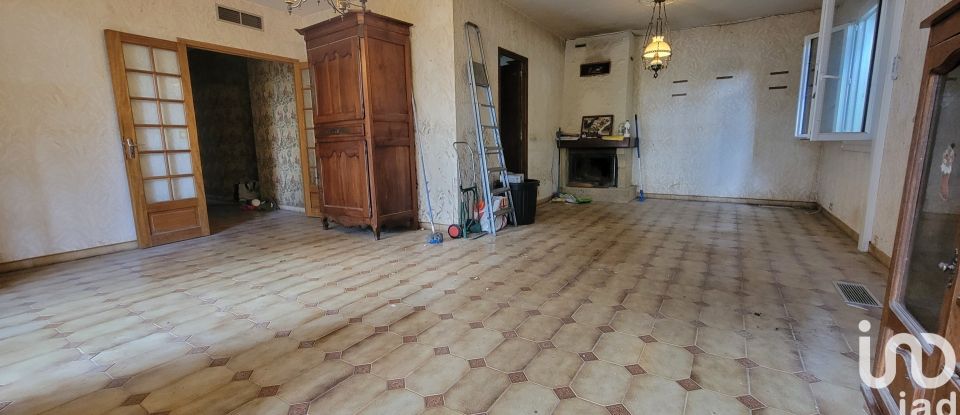 Maison 7 pièces de 136 m² à Linars (16730)